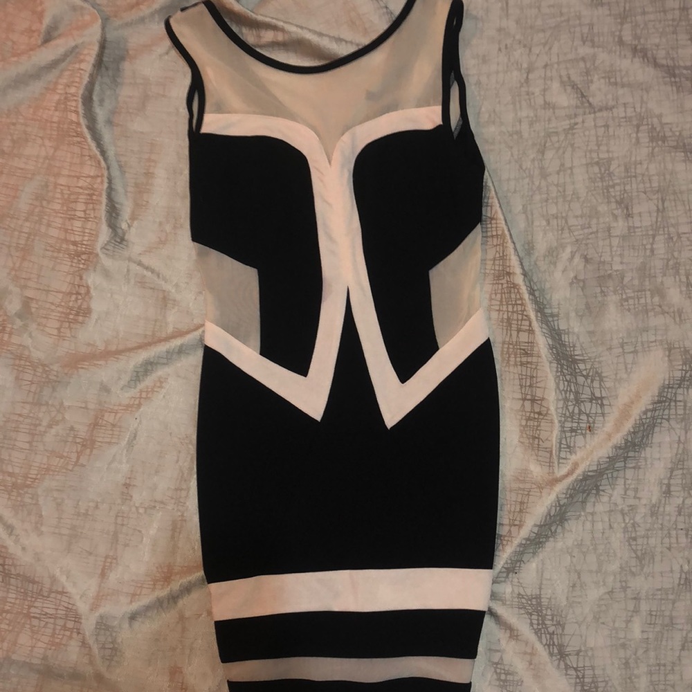 Office Dress ?   Hmm this dress is catchy
